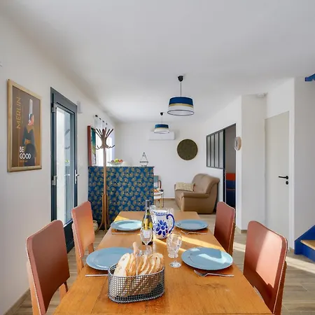 Maison En Bord De Pour 4, A Kerity *